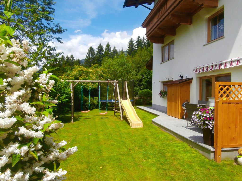 Апартаменты Landhaus Claudia Цель-ам-Циллер Экстерьер фото